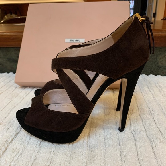High end shoes.  Size 8’s. Perfect condition. - Picture 3 of 16